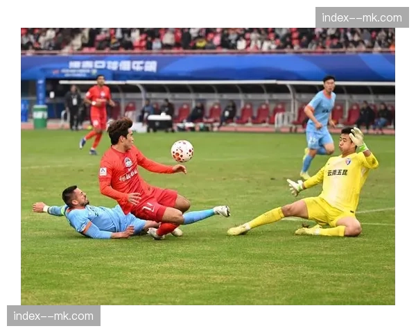 布尔克头球扳平展空战优势 玉昆定位球战术成得分利器